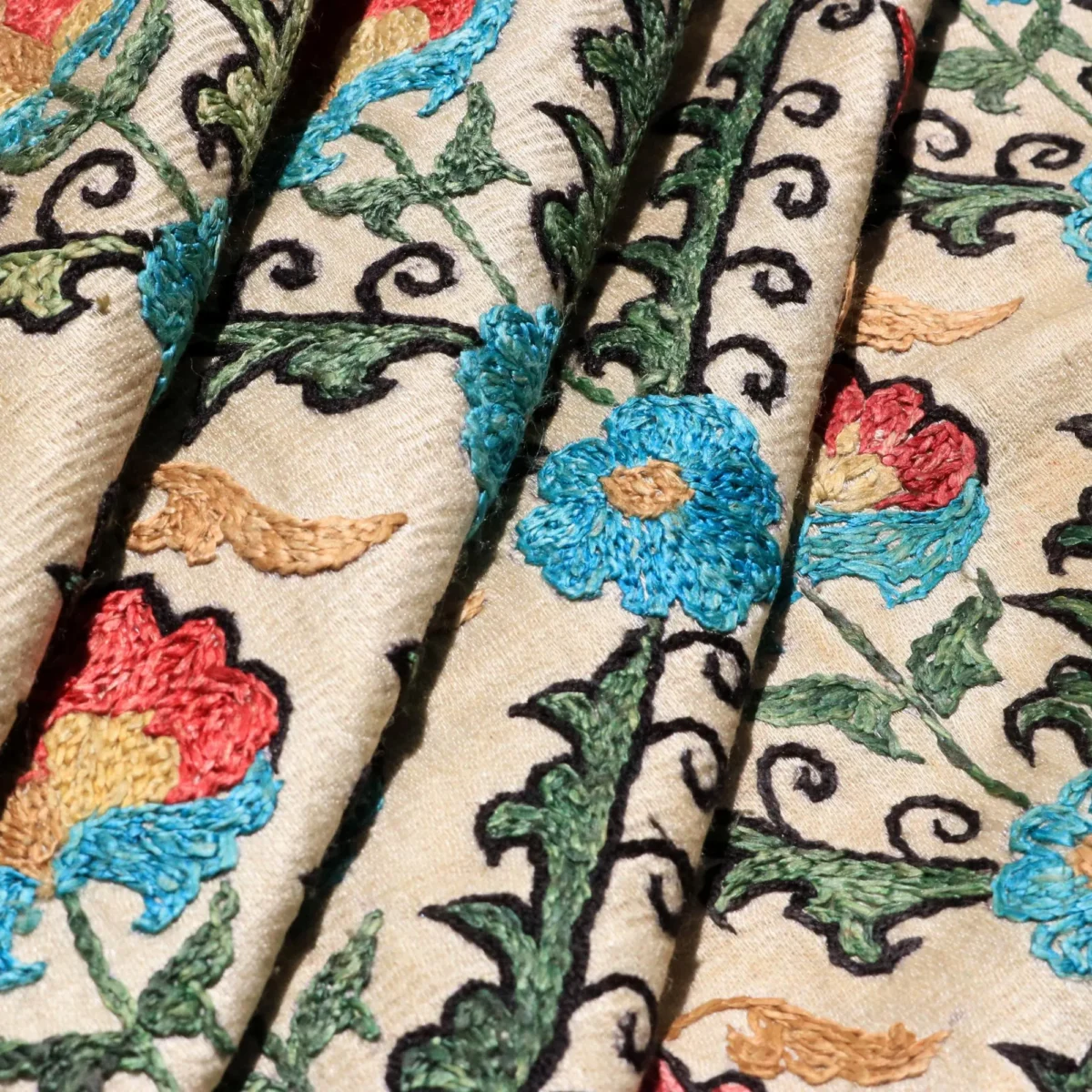 Uzbek handmade embroidery suzani. Bedspread, Bedcover, Wall hanging, Tapestry, Wall decor, Throw, tablecloth.