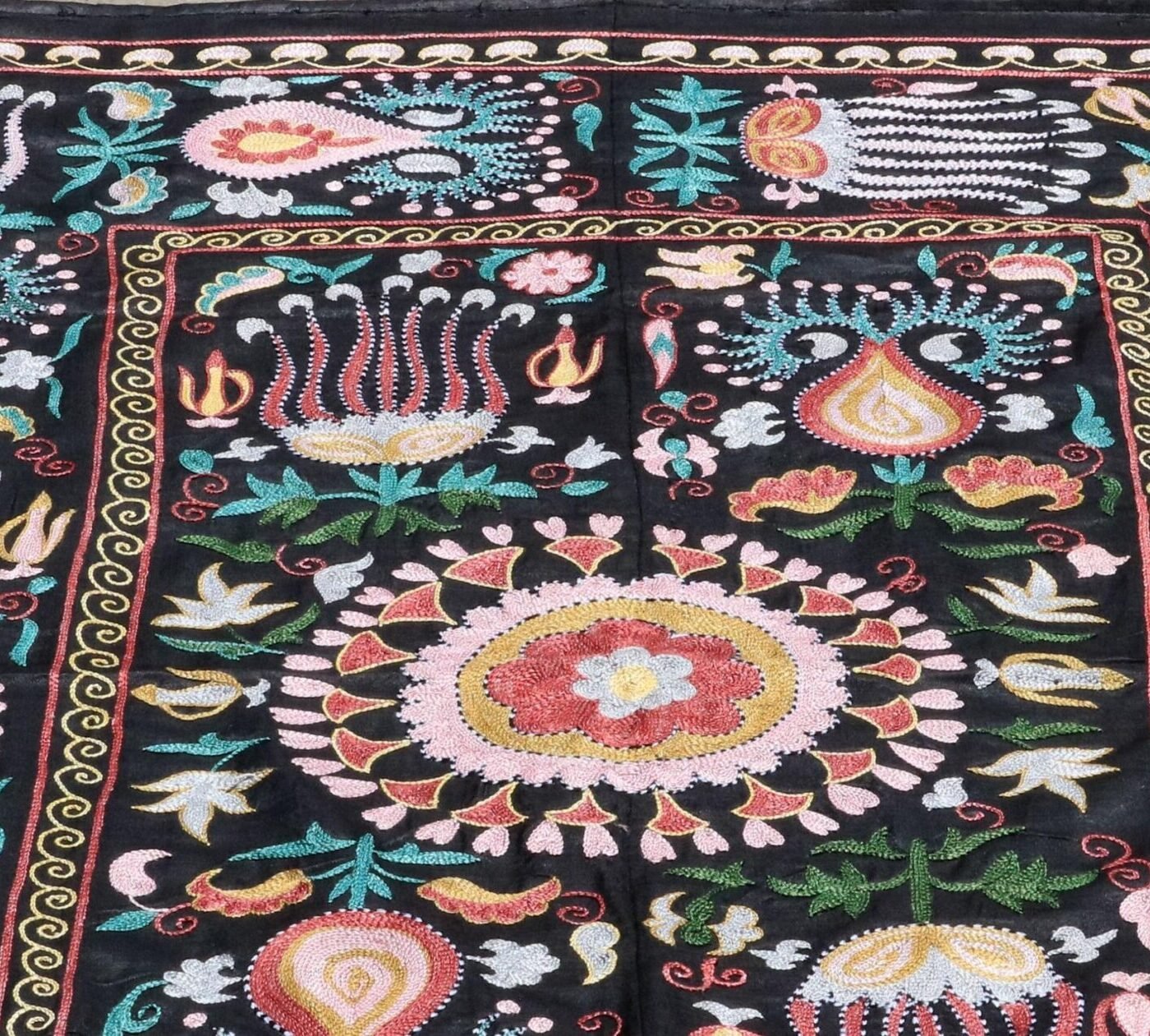 Uzbek handmade embroidery suzani. Bedspread, Bedcover, Wall hanging, Tapestry, Wall decor, Throw, tablecloth.