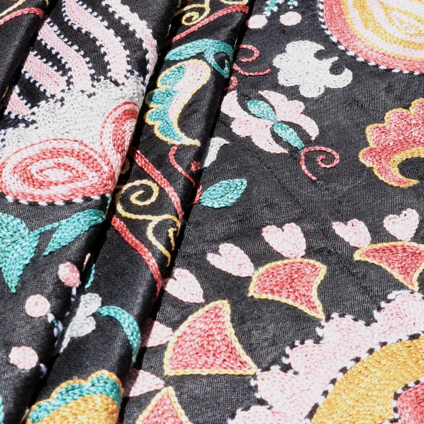 Uzbek handmade embroidery suzani. Bedspread, Bedcover, Wall hanging, Tapestry, Wall decor, Throw, tablecloth.